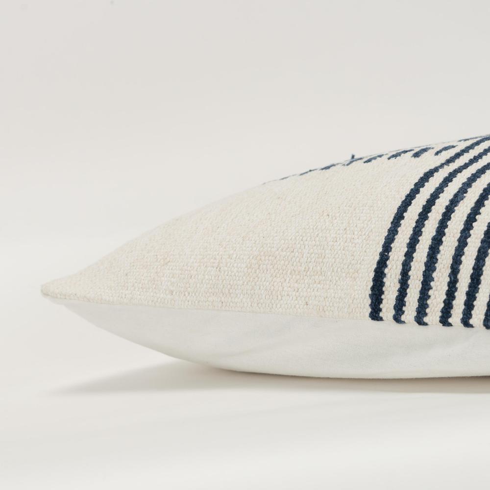 14"X20" 1 poly filled pillow. Picture 5