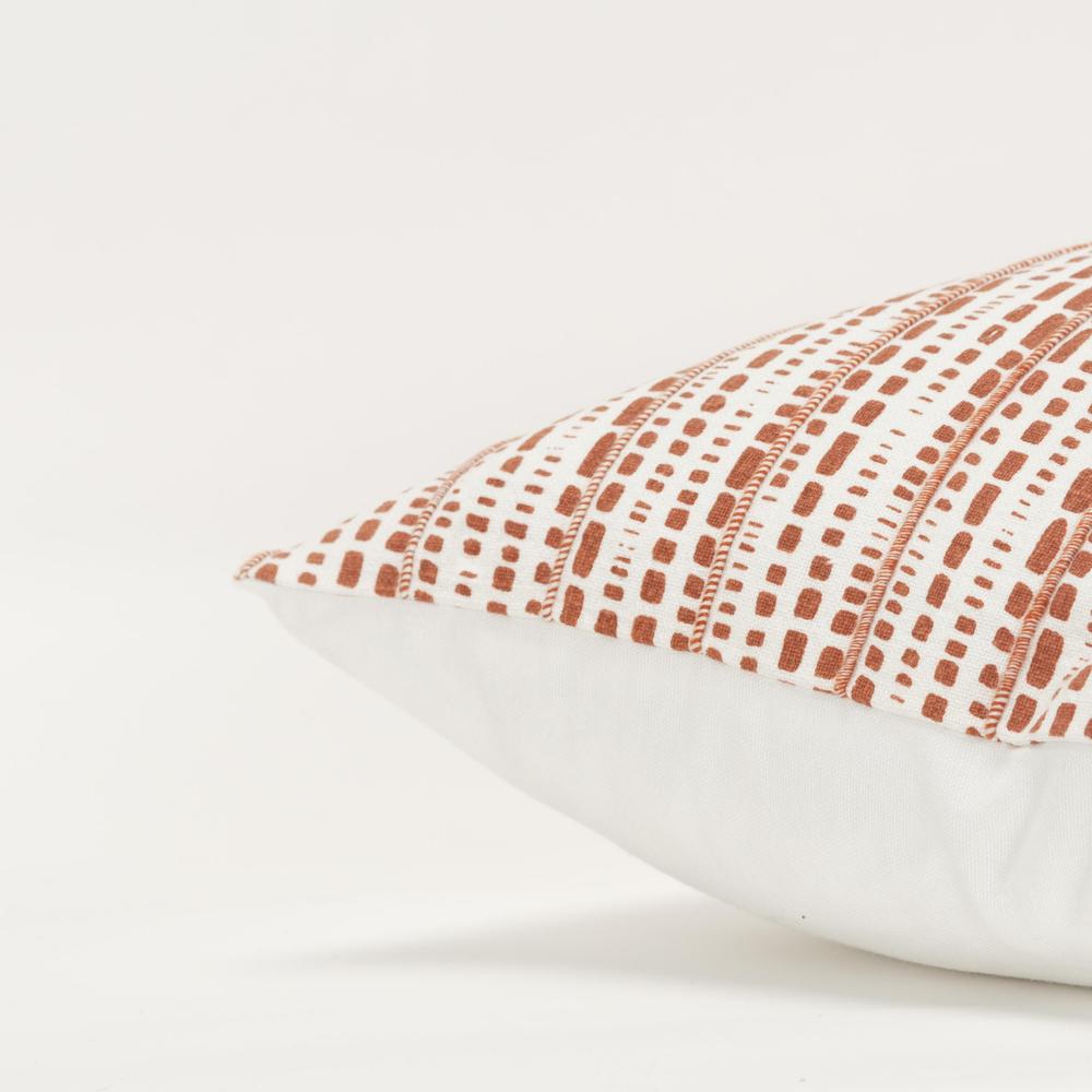 20"X20" 1 poly filled pillow. Picture 5