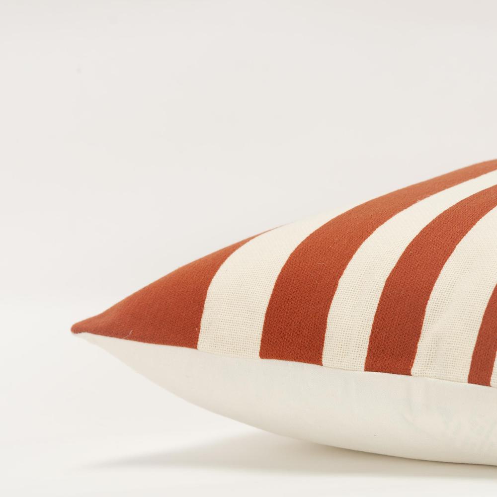 20"X20" 1 poly filled pillow. Picture 5