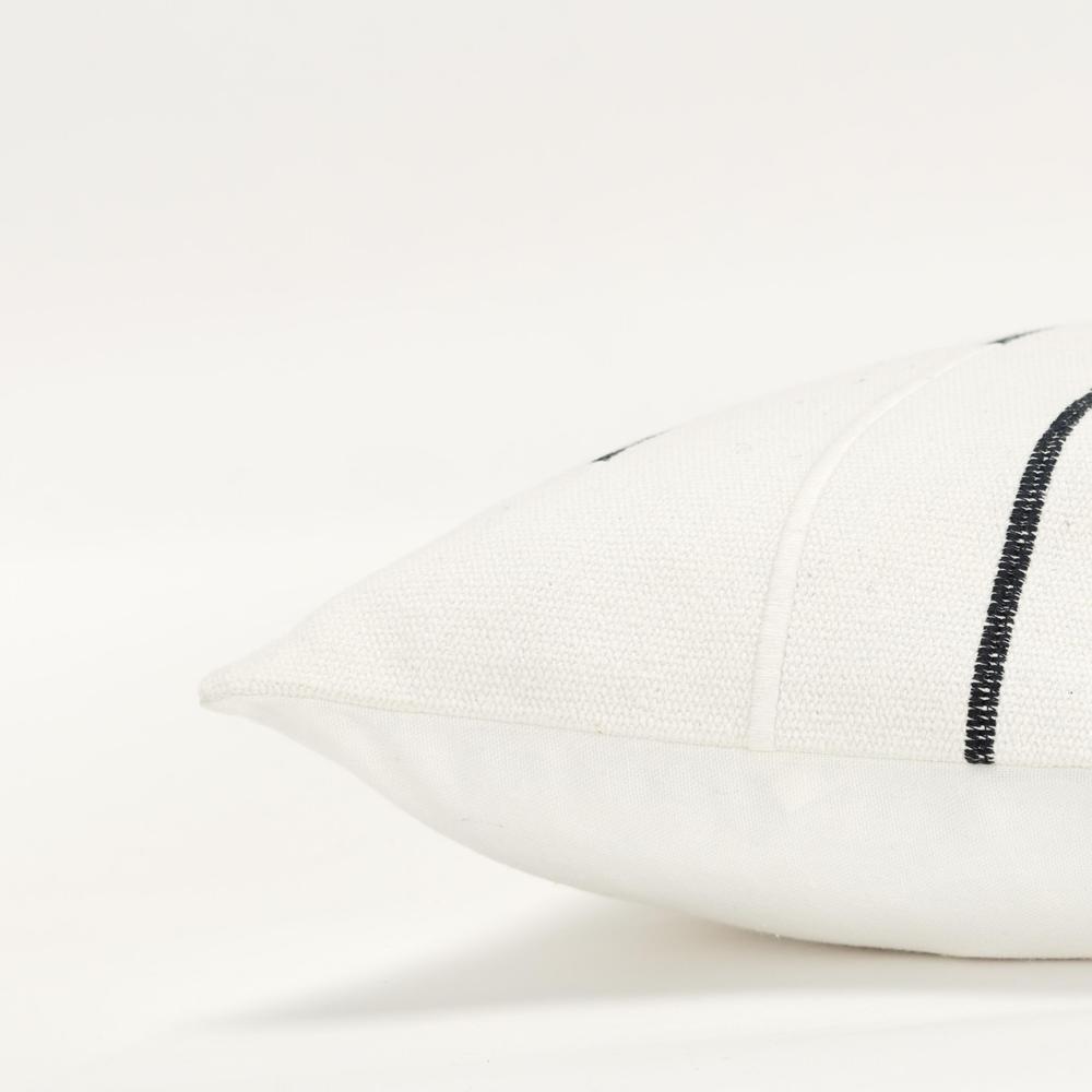 14"X20" 1 poly filled pillow. Picture 5