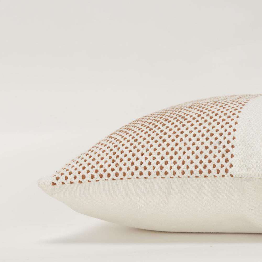 14"X20" 1 poly filled pillow. Picture 5
