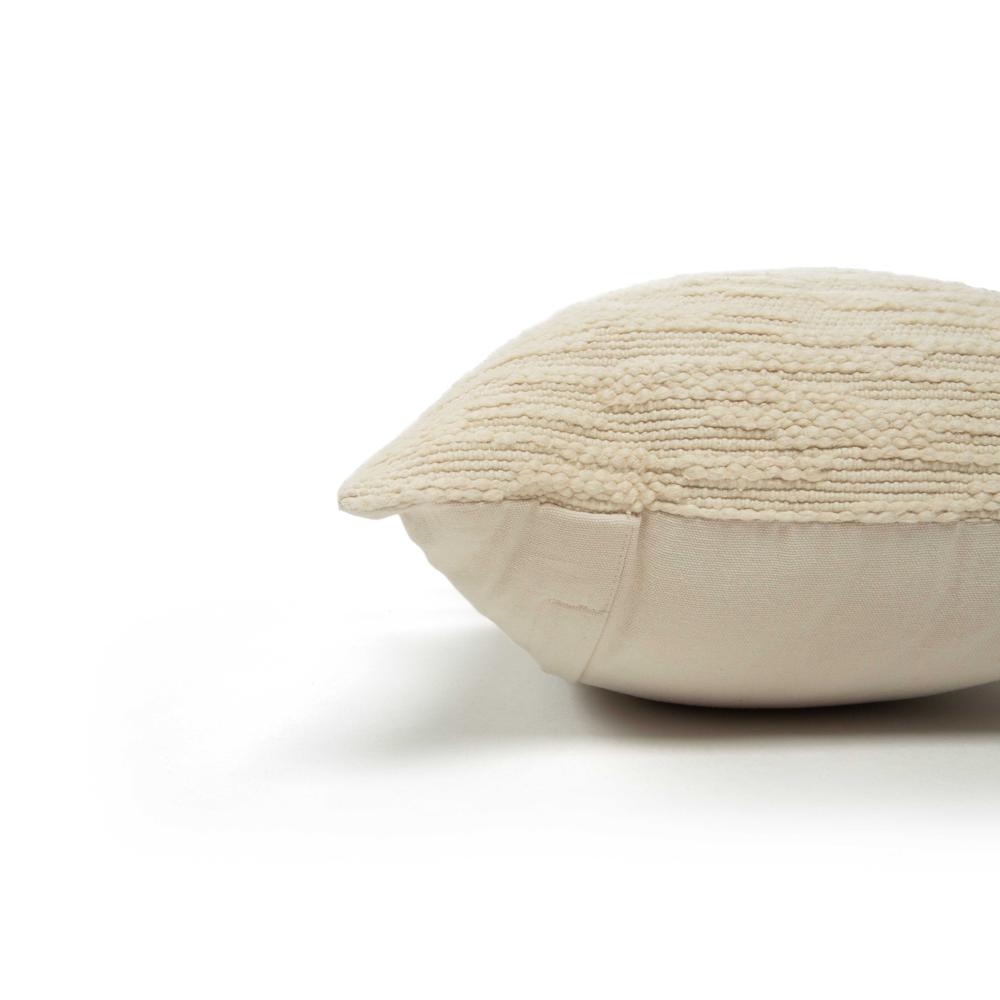 14"x20" INDOOR PILLOW. Picture 4