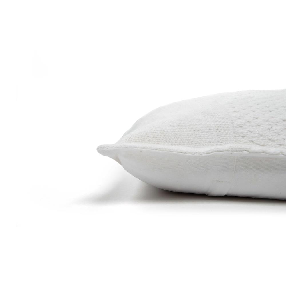 20"X20" INDOOR PILLOW. Picture 4