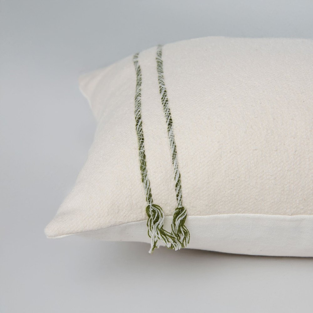 Transitional 20" x 20" Poly Filled Pillow. Picture 6
