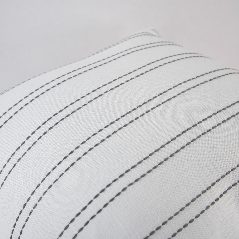Transitional 20" x 20" Poly Filled Pillow. Picture 3