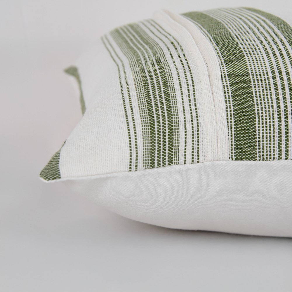 Traditional 20" x 20" Poly Filled Pillow. Picture 6