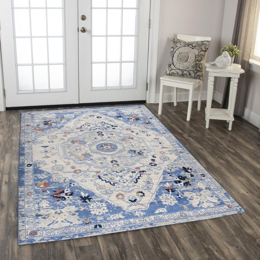 8' x 10' Machine-Made Rectangle Rug. Picture 2