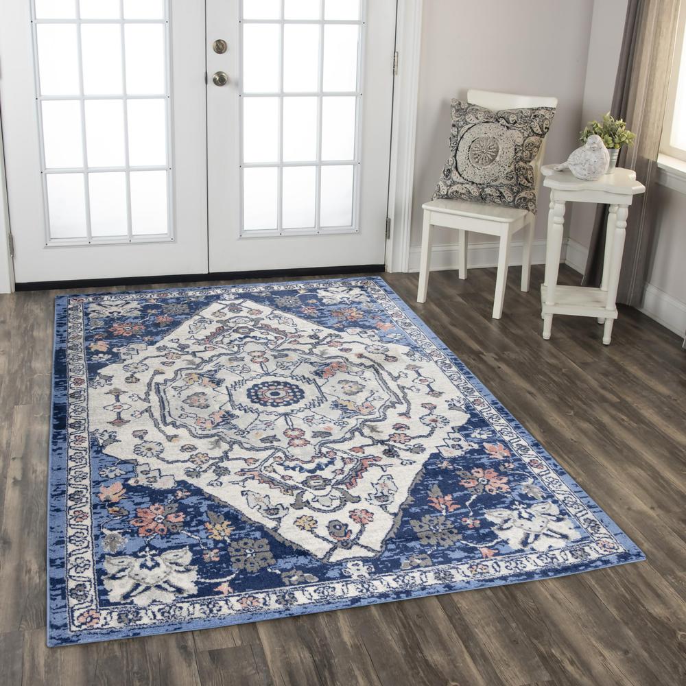 8' x 10' Machine-Made Rectangle Rug. Picture 2