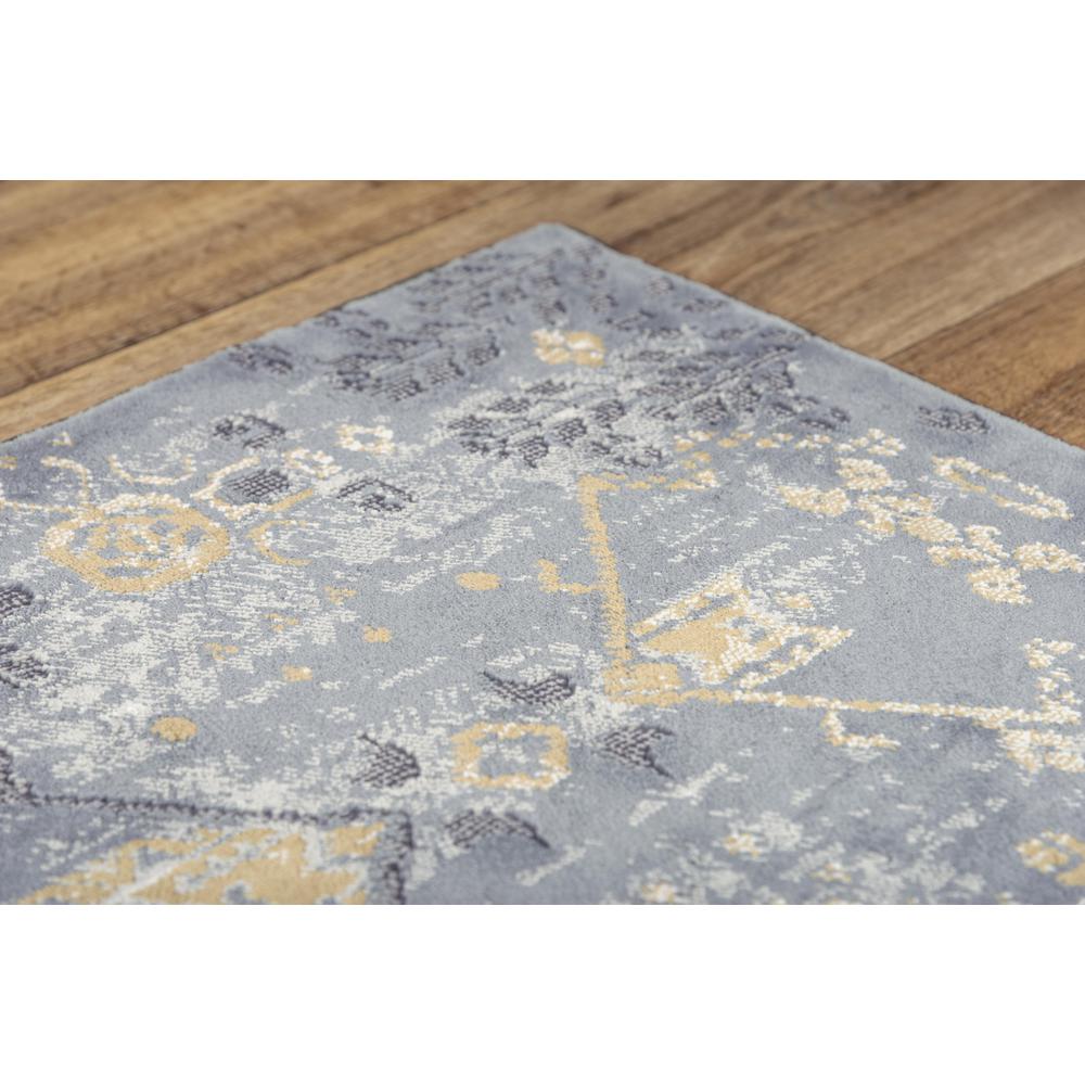 8' x 10' Machine-Made Rectangle Rug. Picture 5