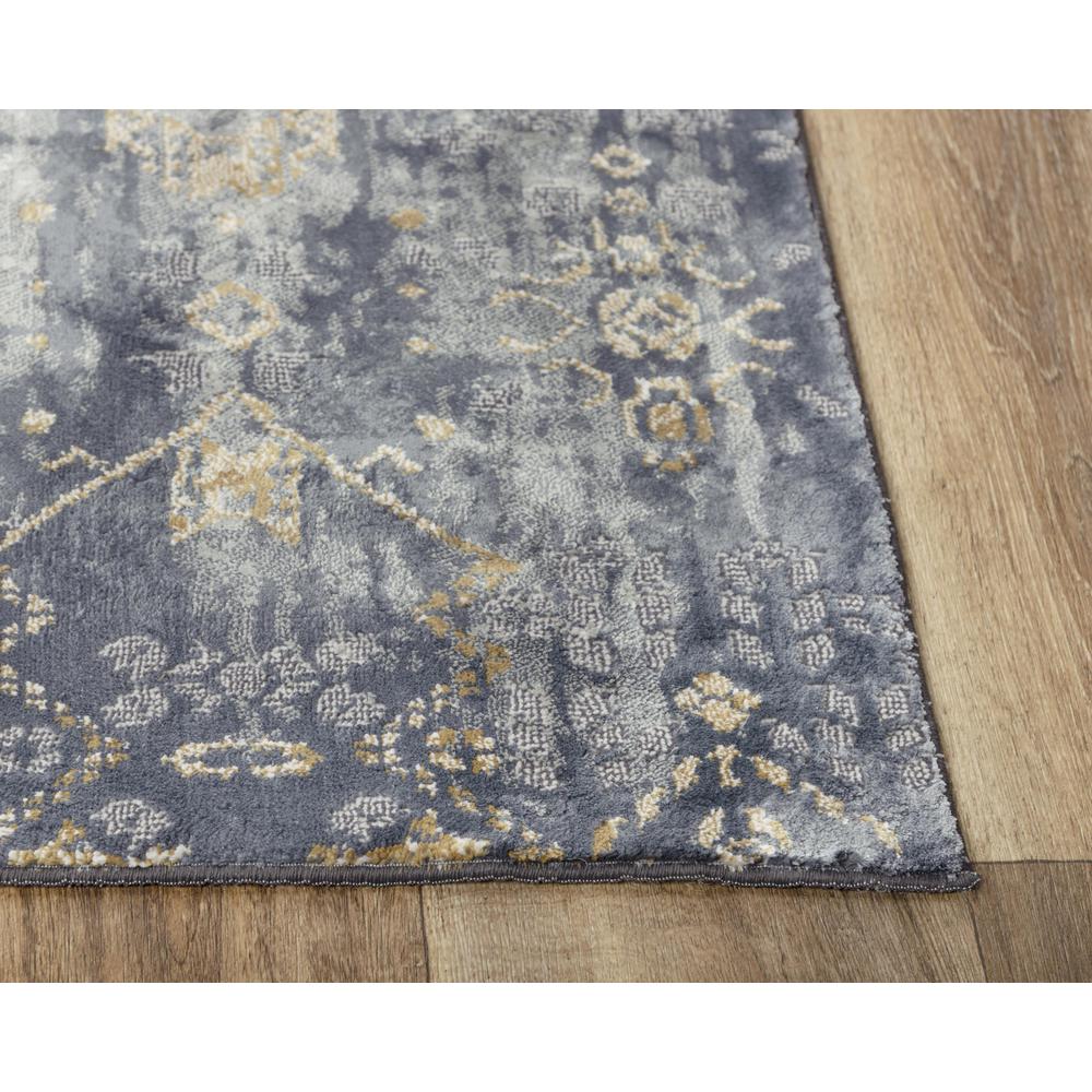 8' x 10' Machine-Made Rectangle Rug. Picture 3