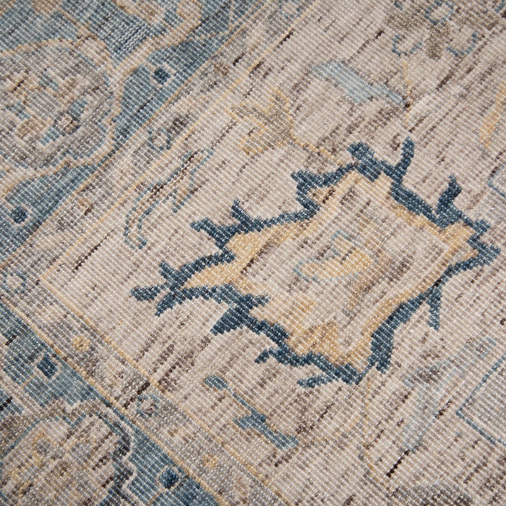 10' x 14' Cut Pile Hand Knotted  Rug. Picture 4