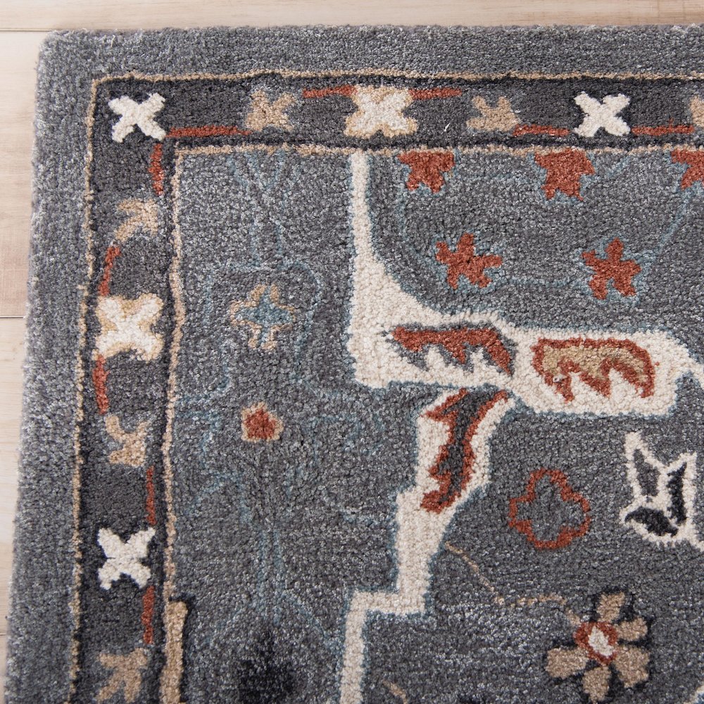 9'9" x 12'9" Cut Pile Hand Tufted Rug. Picture 2