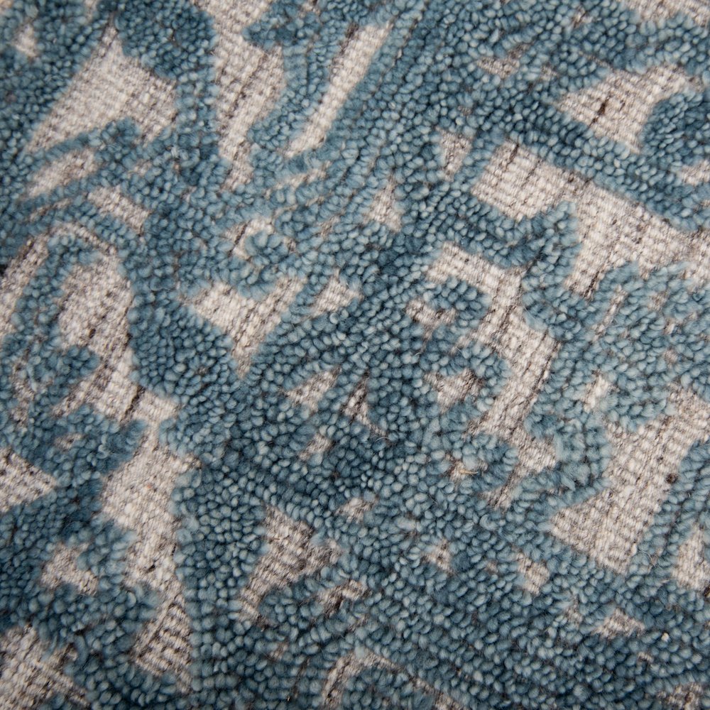 10' x 14' Cut Pile Hand Knotted Rug. Picture 5
