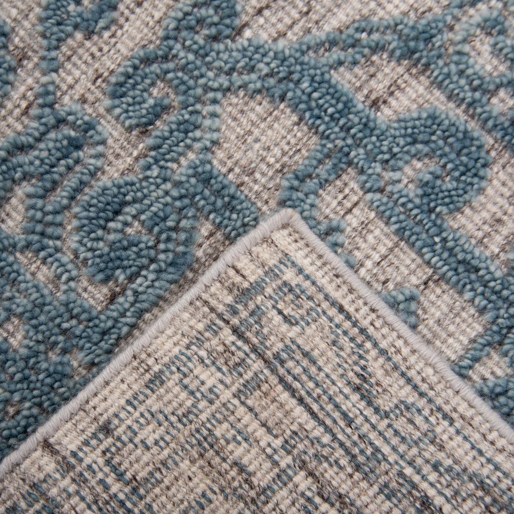 10' x 14' Cut Pile Hand Knotted Rug. Picture 6