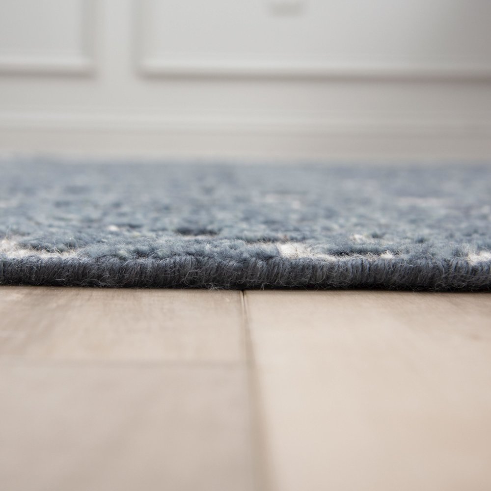 10' x 14' Cut Pile Hand Knotted Rug. Picture 4