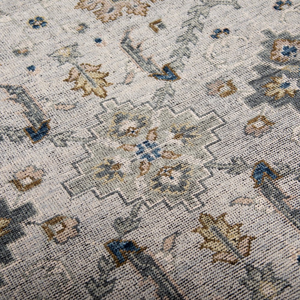 10' x 14' Cut Pile Hand Knotted Rug. Picture 3