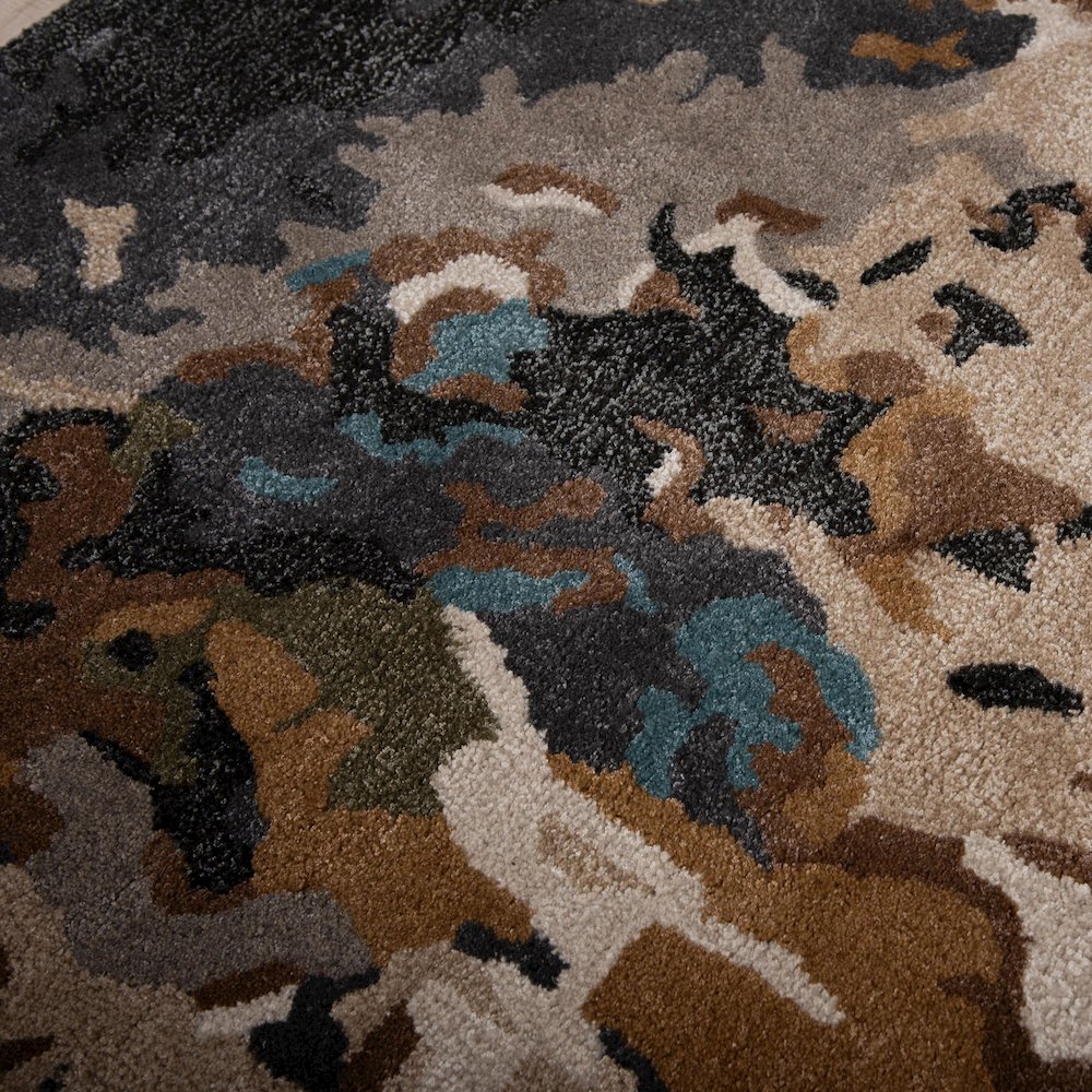 9'9" x 12'9" Cut Pile Hand Tufted Rug. Picture 5