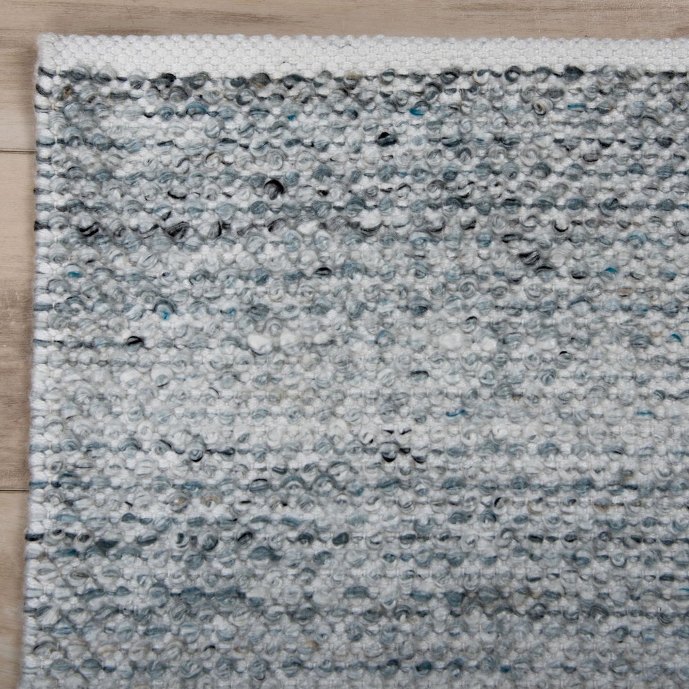 9'9" x 13'9" Loop Pile Hand Woven Rug. Picture 2