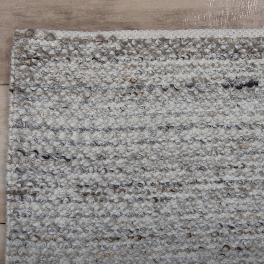 9'9" x 13'9" Loop Pile Hand Woven Rug. Picture 2