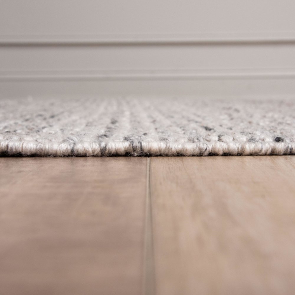 9'9" x 13'9" Loop Pile Hand Woven Rug. Picture 3