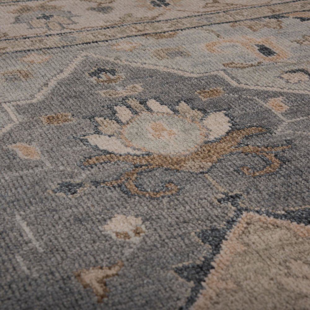 10' x 14' Cut Pile Hand Knotted Rug. Picture 5