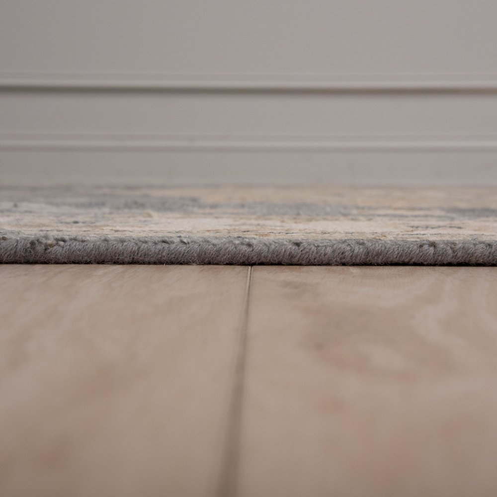 10' x 14' Cut Pile Hand Knotted Rug. Picture 4