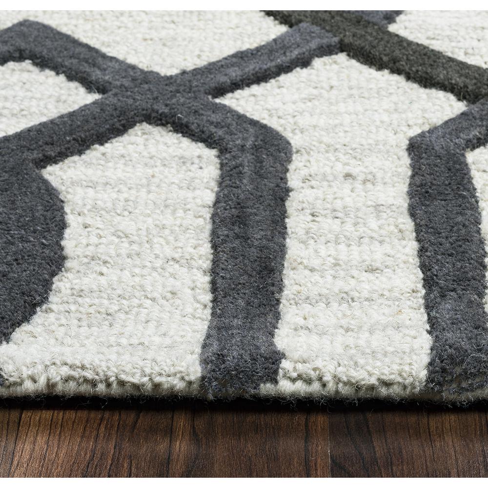 10' Round Hand-Tufted Round Rug. Picture 13