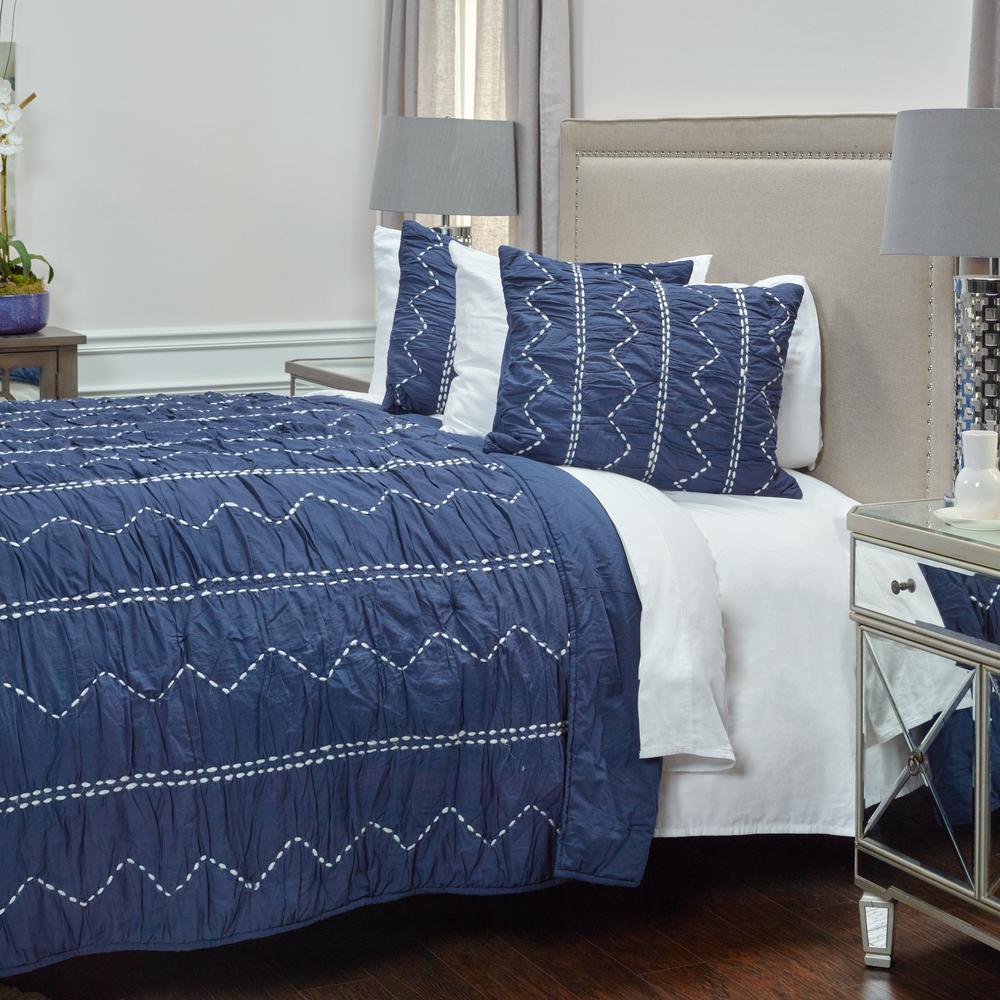 Rizzy Home 70" x 86" Quilt- BQ4171. Picture 3
