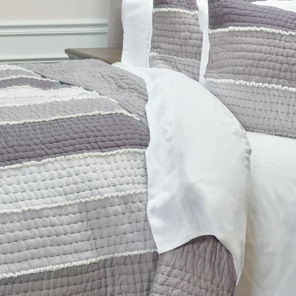 20" x 26" Standard Sham. Picture 2