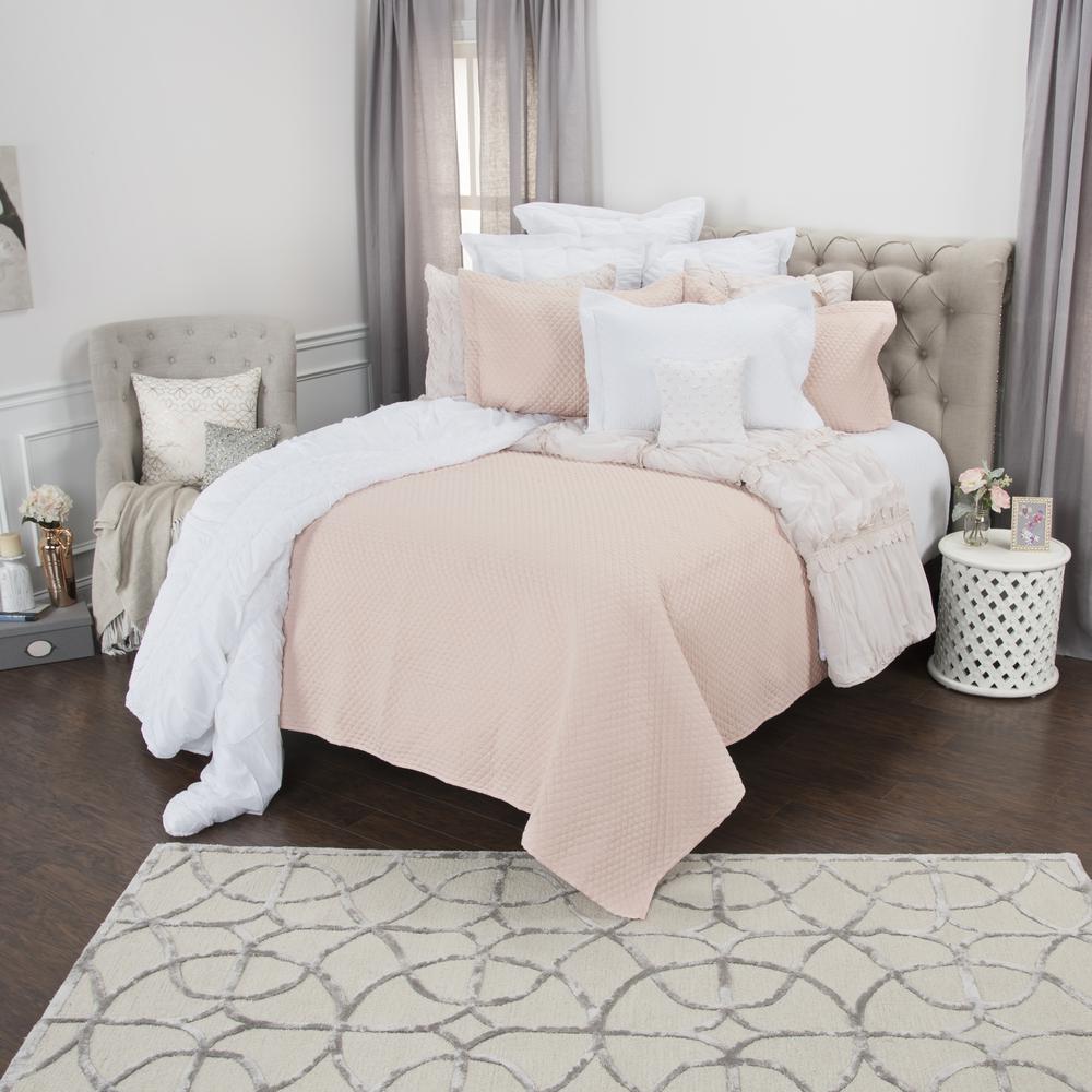 Rizzy Home 90" x 92" Quilt- BQ4520. Picture 4