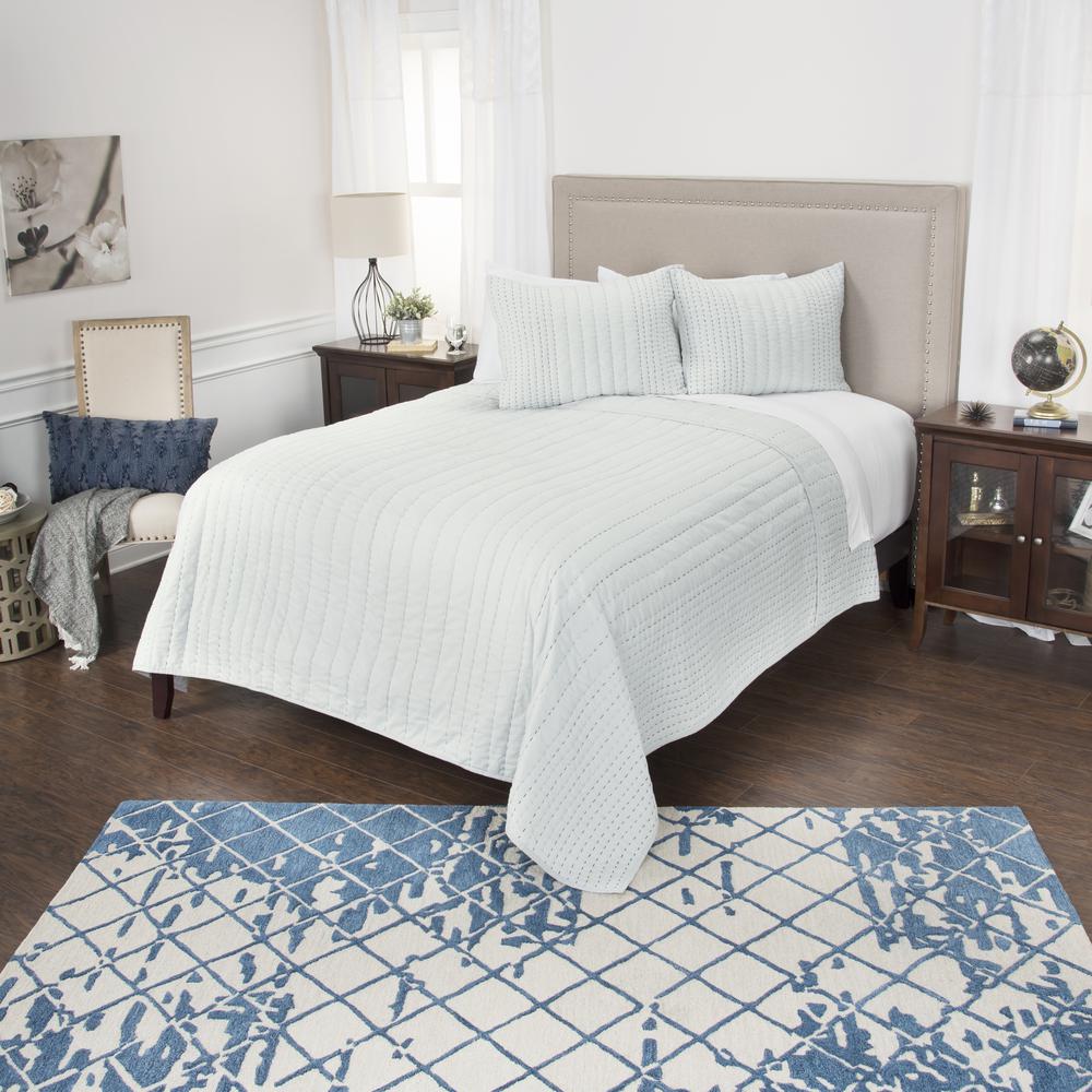 Rizzy Home 90" x 92" Quilt- BQ4561. Picture 1