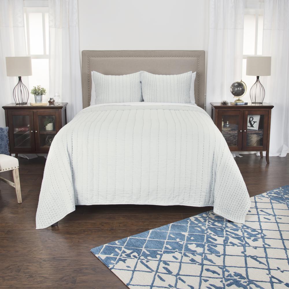 Rizzy Home 90" x 92" Quilt- BQ4561. Picture 2