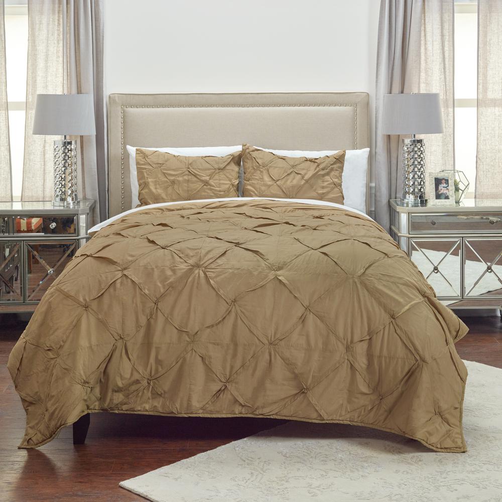 Rizzy Home 70" x 86" Quilt- BT1710. Picture 2