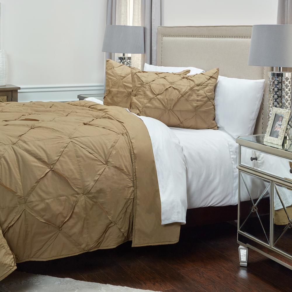 Rizzy Home 70" x 86" Quilt- BT1710. Picture 3