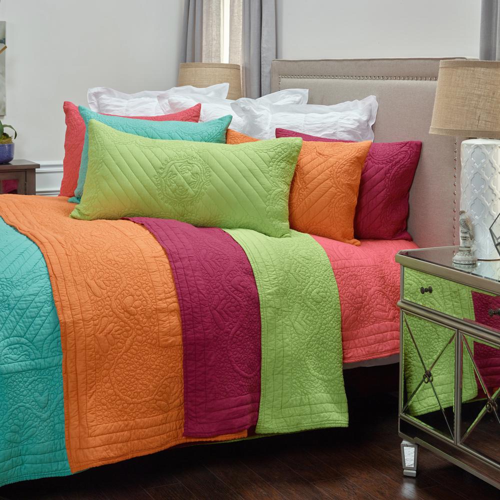 Rizzy Home 70" x 86" Quilt- BT1789. Picture 3