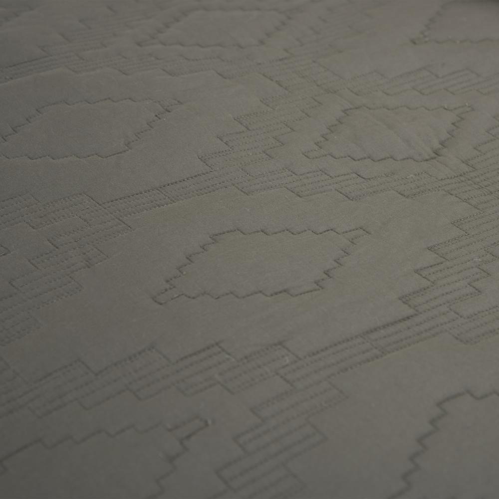 Rizzy Home 70" x 86" Quilt- BT1813. Picture 7