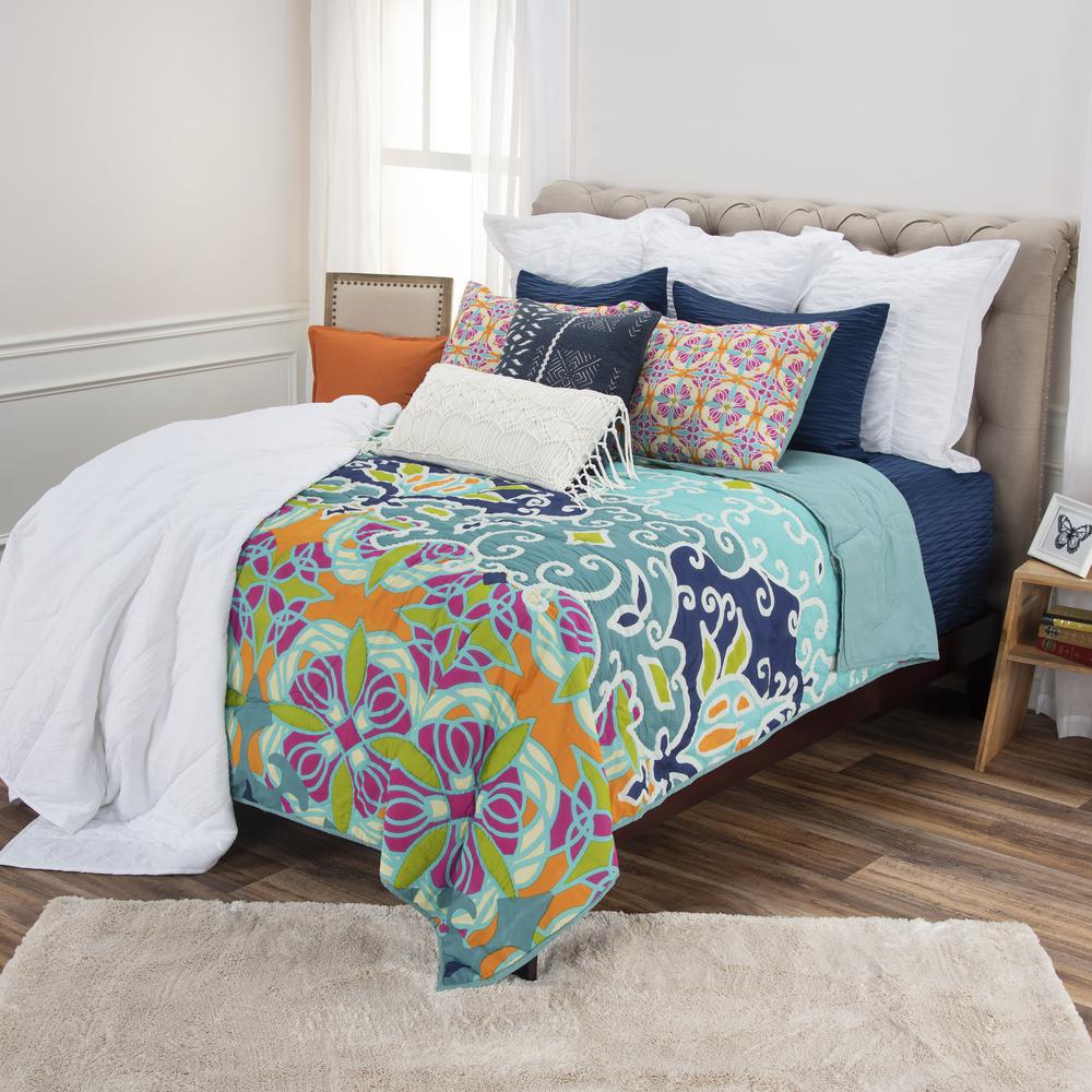 Rizzy Home 90" x 92" Quilt- BT1824. Picture 3