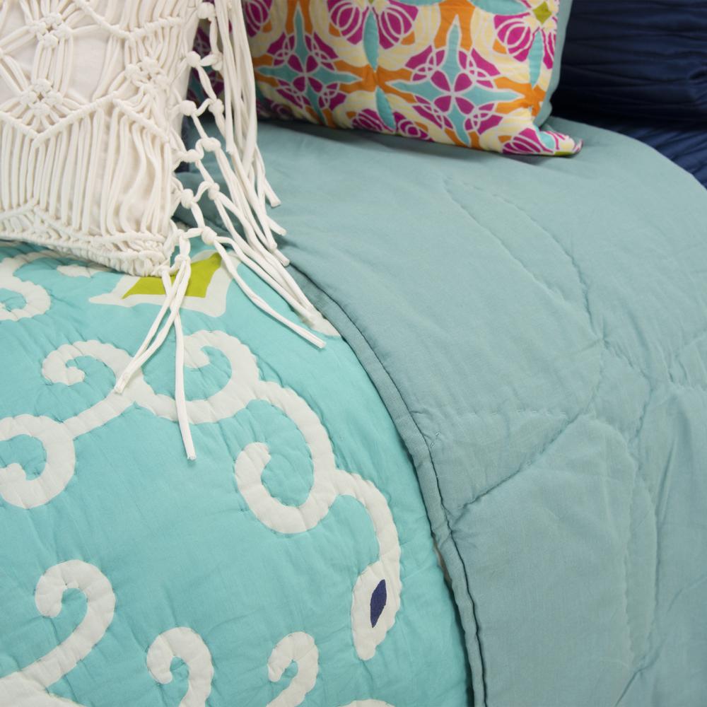 Rizzy Home 90" x 92" Quilt- BT1824. Picture 7