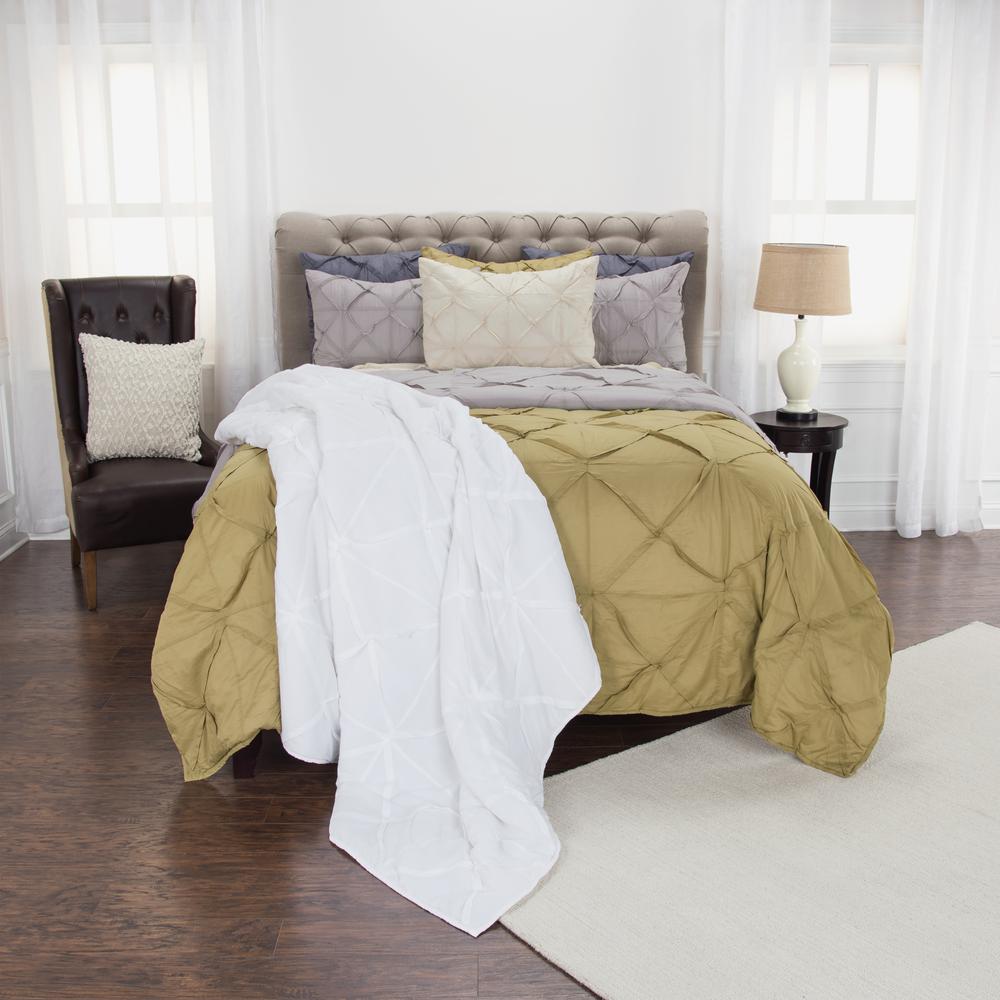 Rizzy Home 70" x 86" Quilt- BT1884. Picture 4
