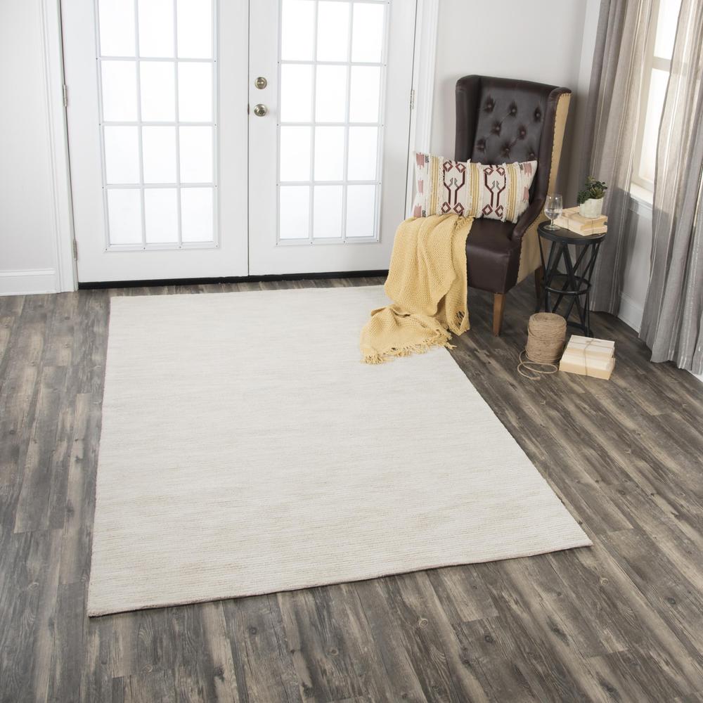 9' x 12' Hand-Tufted Rectangle Rug. Picture 2