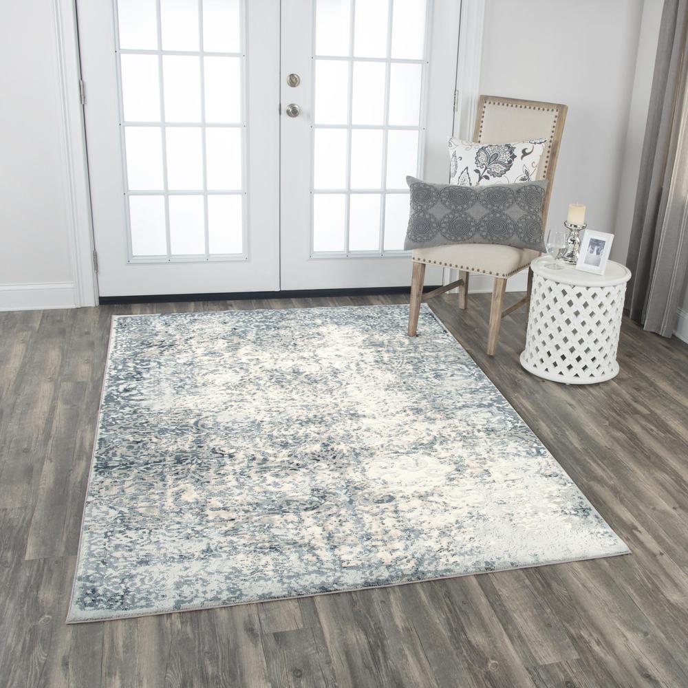 8' x 10' Machine-Made Rectangle Rug. Picture 2