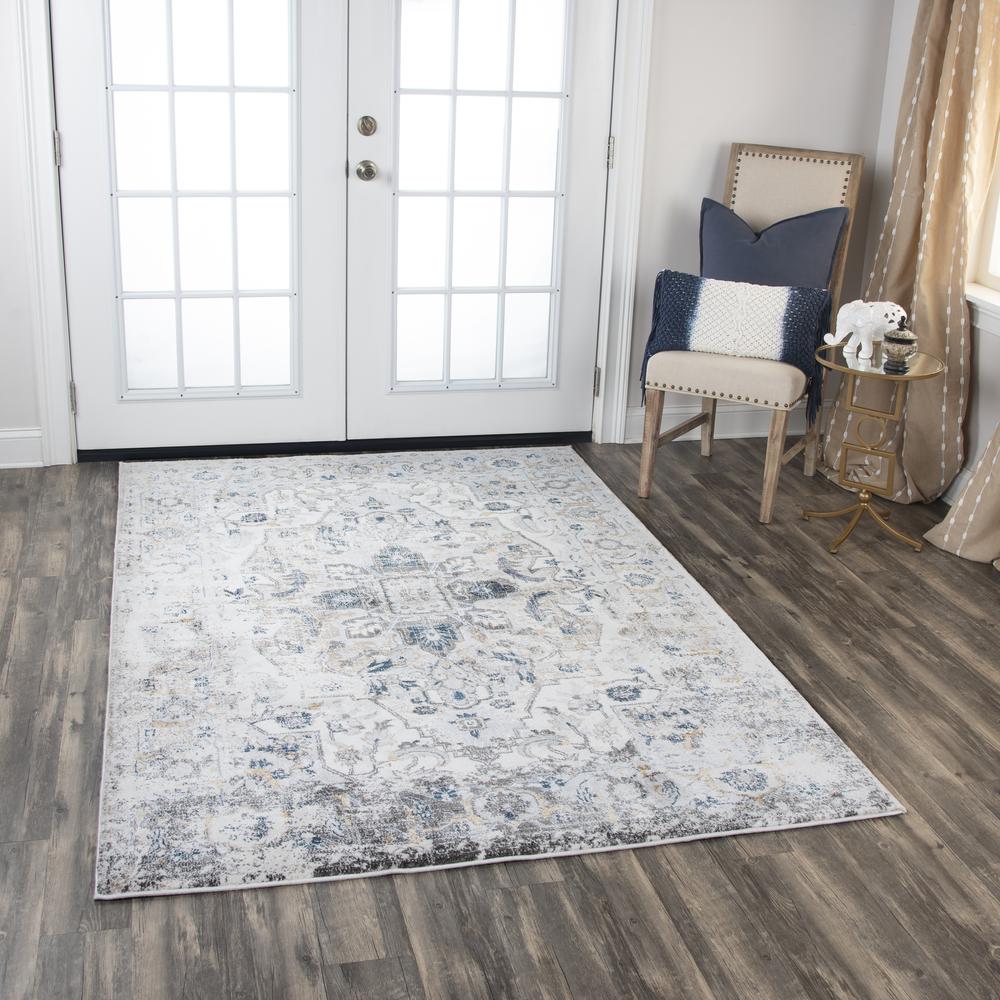 4' x 6' Machine-Made Rectangle Rug. Picture 6