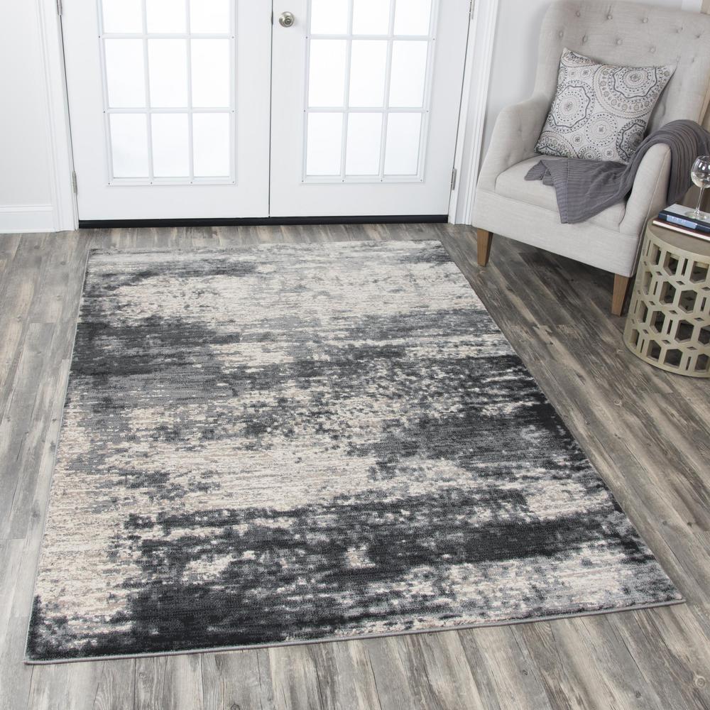 7' x 10' Machine-Made Rectangle Rug. Picture 2