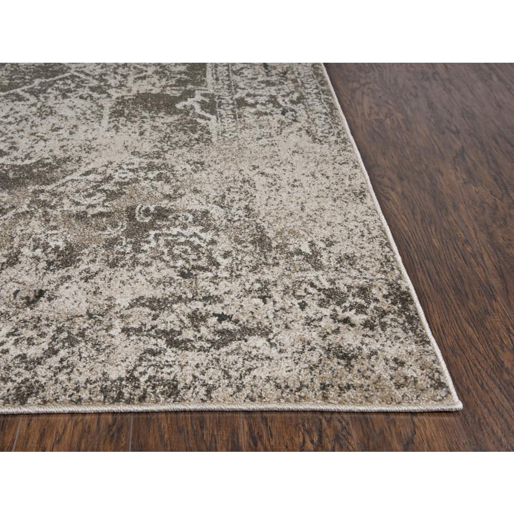 5' x 8' Machine-Made Rectangle Rug. Picture 1