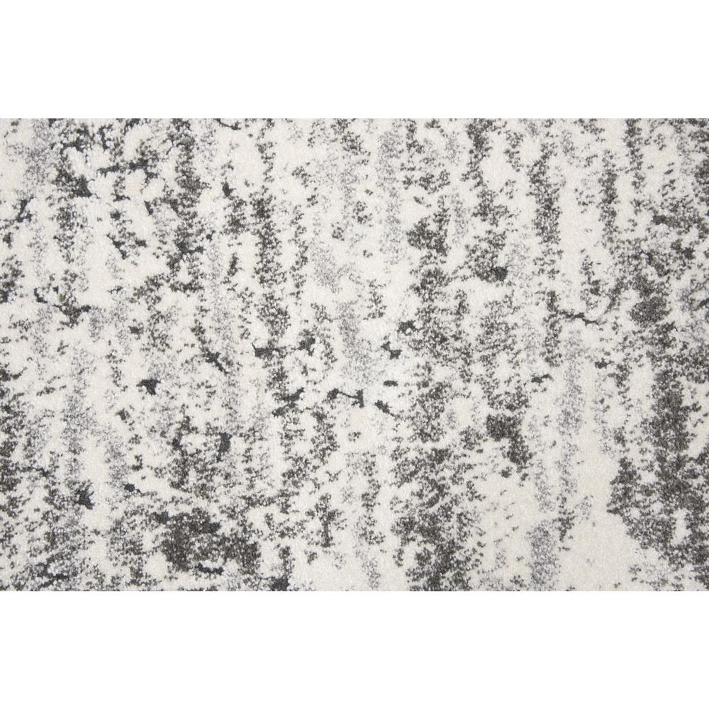 5' x 8' Machine-Made Rectangle Rug. Picture 3