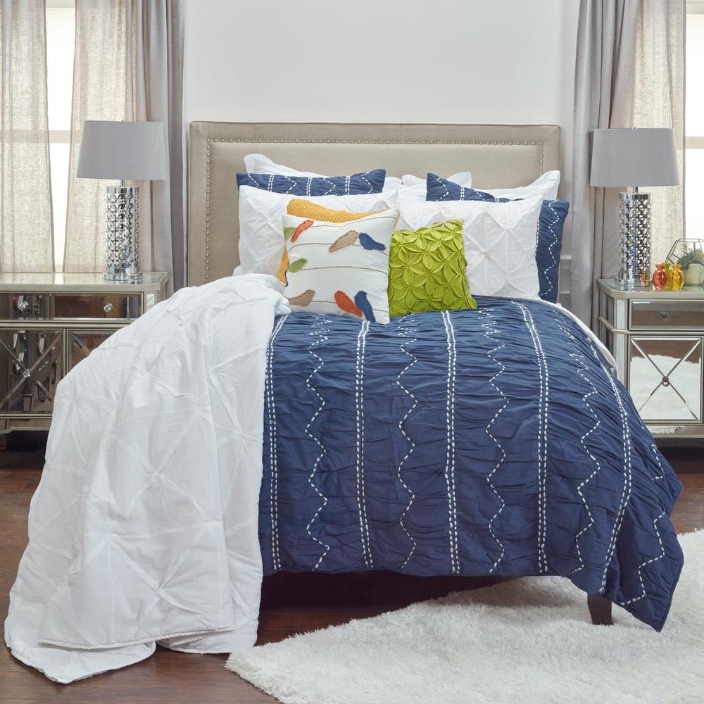 Rizzy Home 90" x 92" Quilt- BQ4171. Picture 5