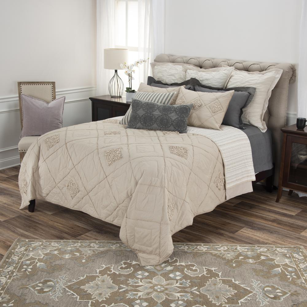 Rizzy Home 90" x 92" Quilt- BQ4196. Picture 4