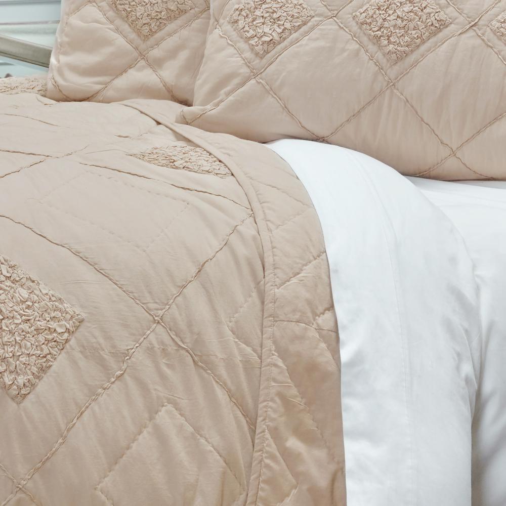Rizzy Home 90" x 92" Quilt- BQ4196. Picture 7
