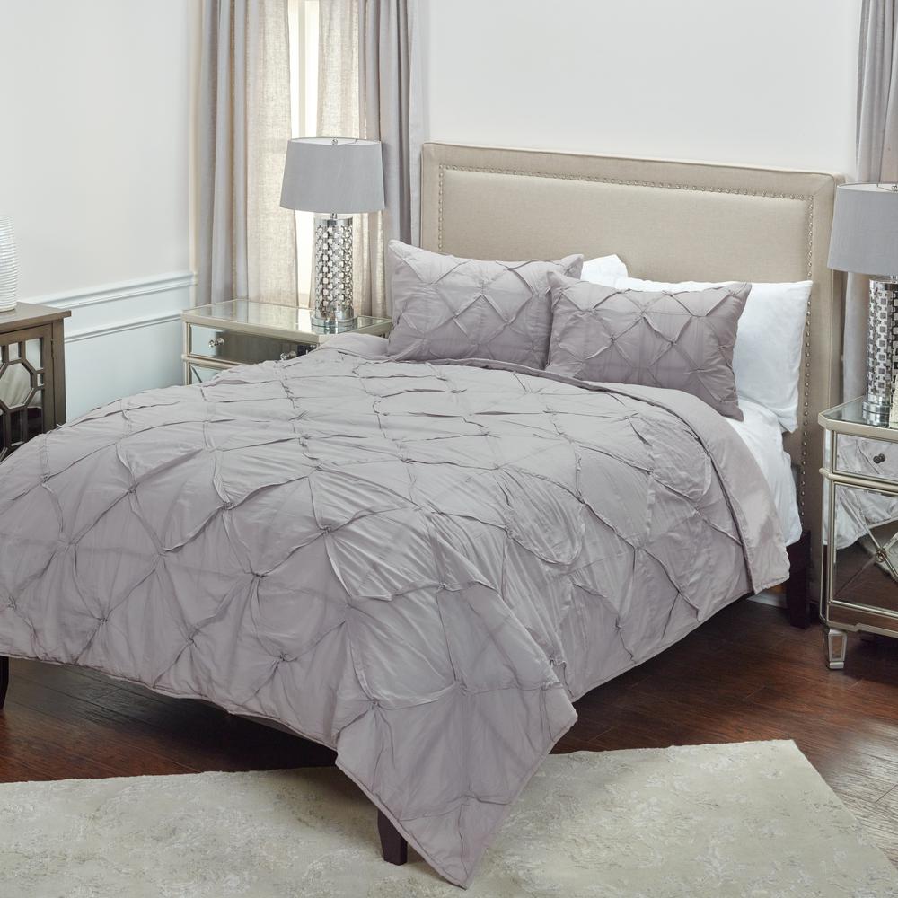 Rizzy Home 90" x 92" Quilt- BT1712. Picture 1