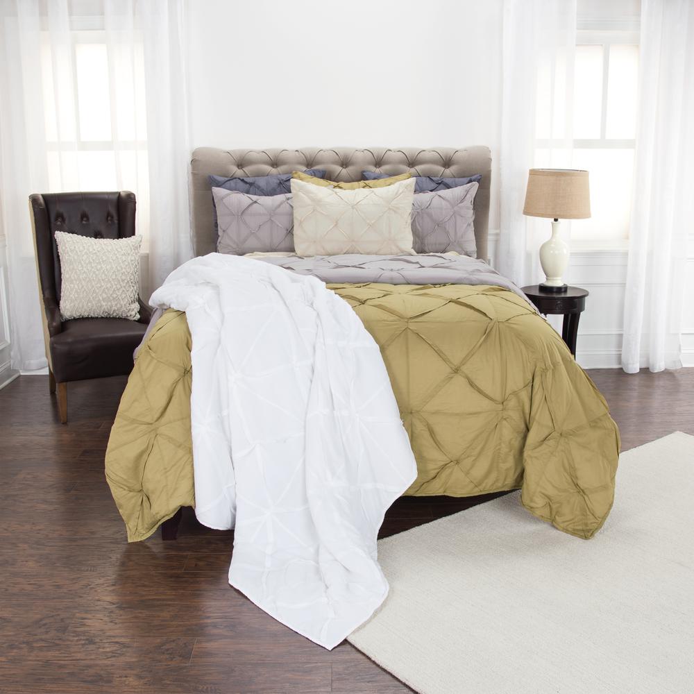 Rizzy Home 90" x 92" Quilt- BT1712. Picture 4